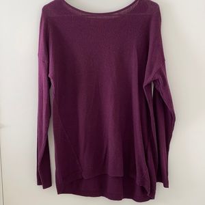 Thin Simple purple sweater size M
